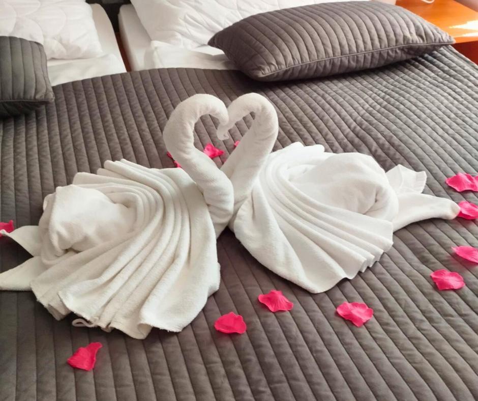Hotel Limba Ctt Твордошин Екстер'єр фото