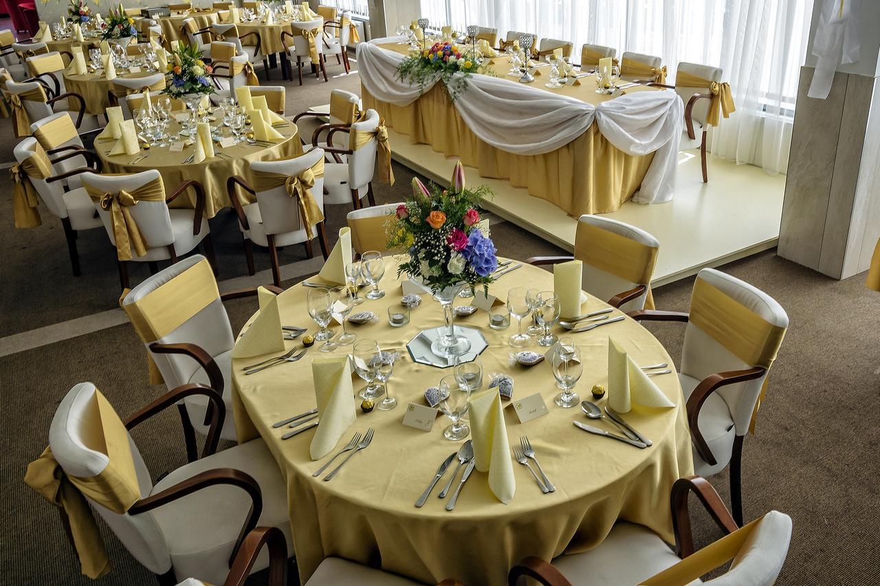 Hotel Limba Ctt Твордошин Екстер'єр фото