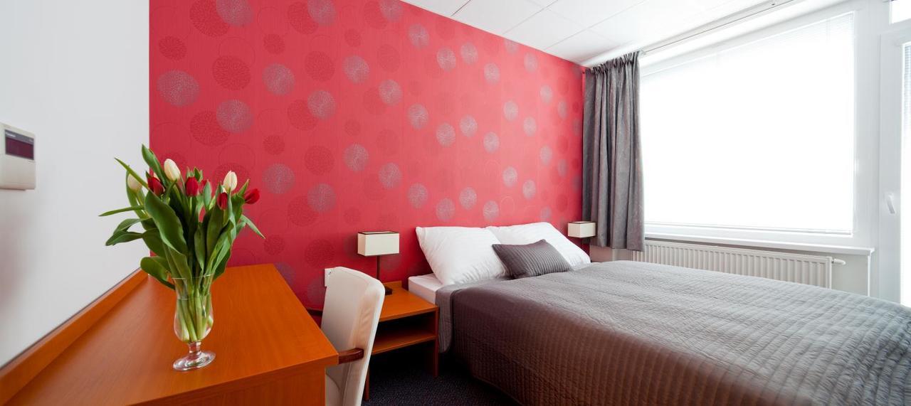 Hotel Limba Ctt Твордошин Екстер'єр фото
