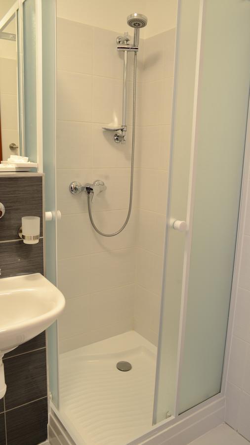 Hotel Limba Ctt Твордошин Екстер'єр фото